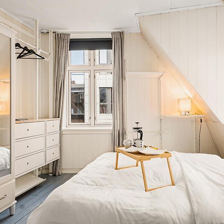 Apartamento Live In Historic Building - View To Bryggen Bergen Exterior foto